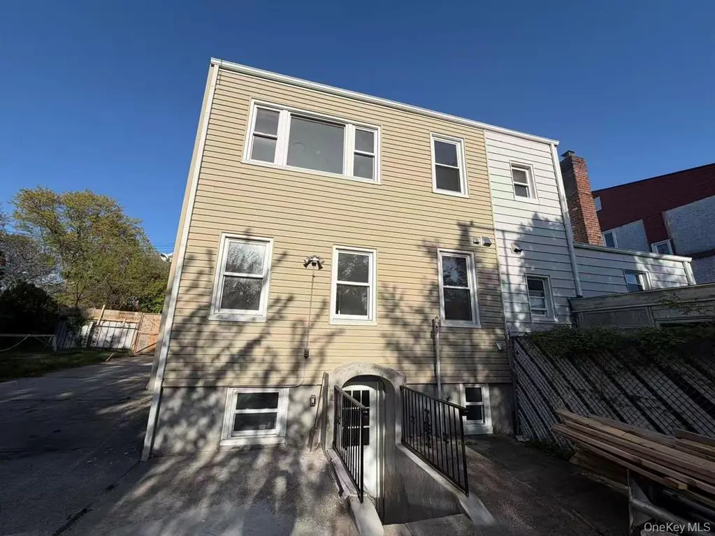MLS#1009822 Middle Village 房源照片 10 / listing photo 10
