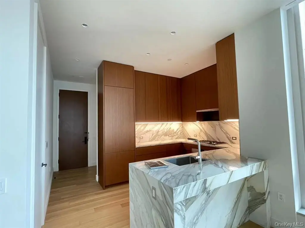 New York (Manhattan) MLS#953261 property listing photo 17
