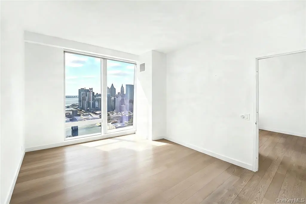 New York (Manhattan) MLS#1015739 property listing photo 4