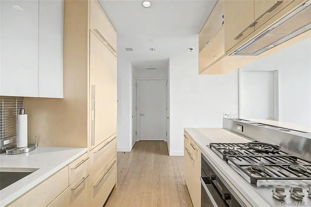 New York (Manhattan) MLS#1015739 property listing photo 6