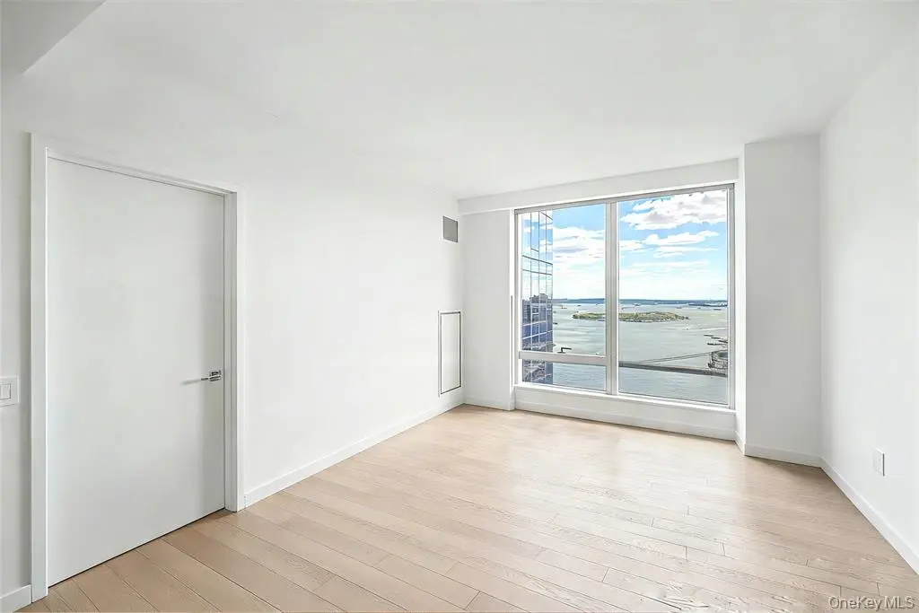 New York (Manhattan) MLS#1015739 property listing photo 10