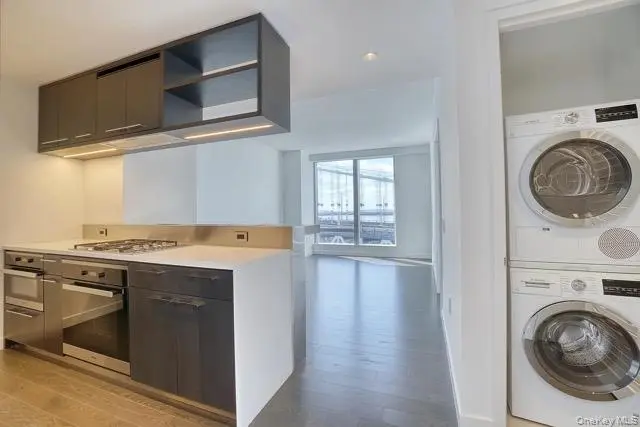 New York (Manhattan) MLS#1026020 property listing photo 2