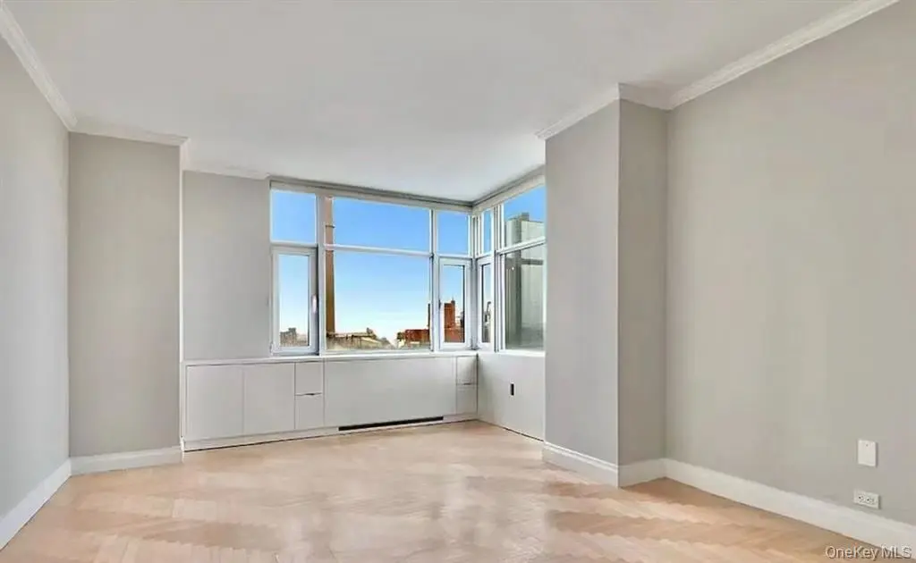 New York (Manhattan) MLS#936991 property listing photo 8