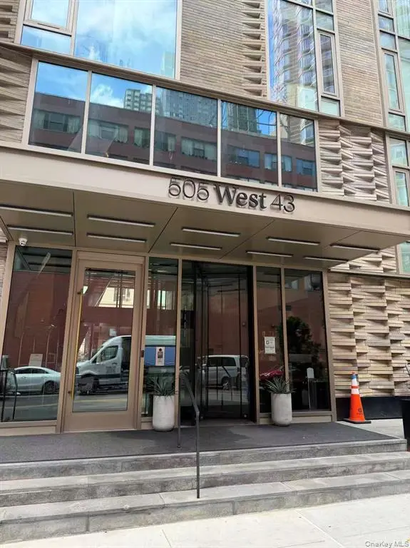 New York (Manhattan) MLS#1039684 property listing photo 2