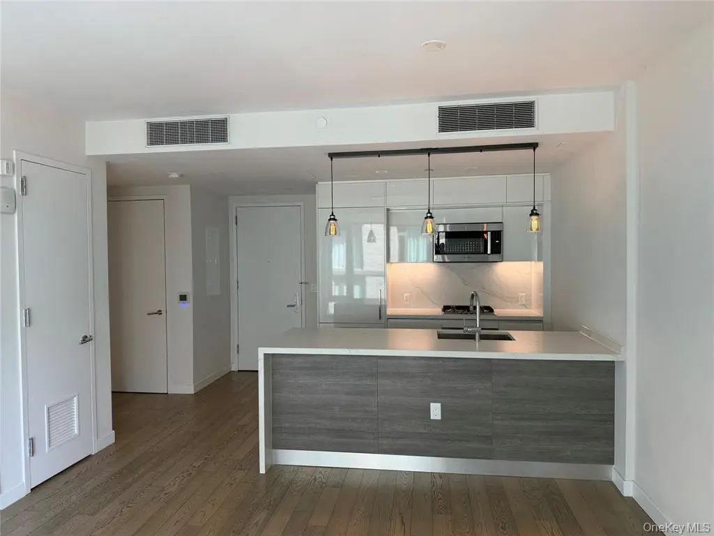 New York (Manhattan) MLS#1039684 property listing photo 3
