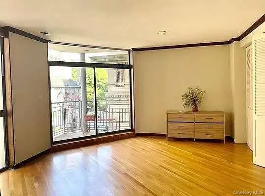 New York (Manhattan) MLS#887910 property listing photo 8