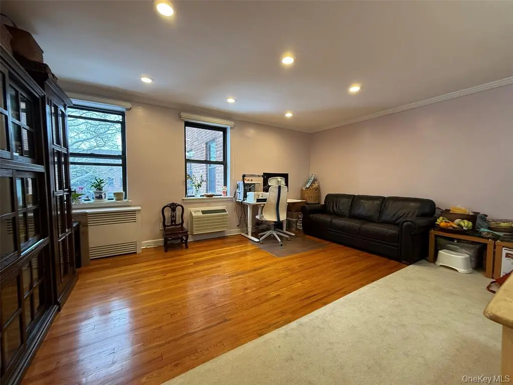 Oakland Gardens MLS#966595 property listing photo 3