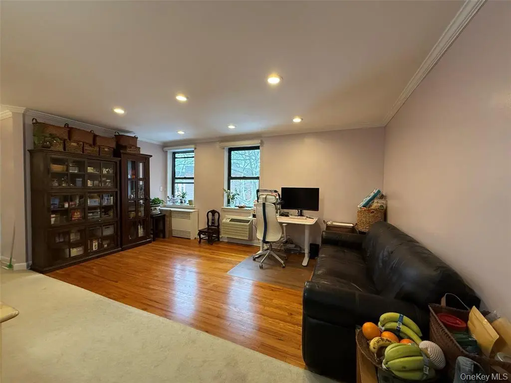 Oakland Gardens MLS#966595 property listing photo 4