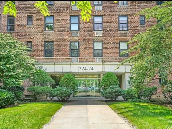 Oakland Gardens MLS#986528 property listing photo 1