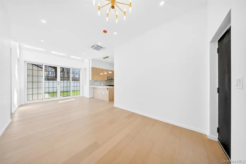 MLS#978512 Ozone Park 房源照片 5 / listing photo 5