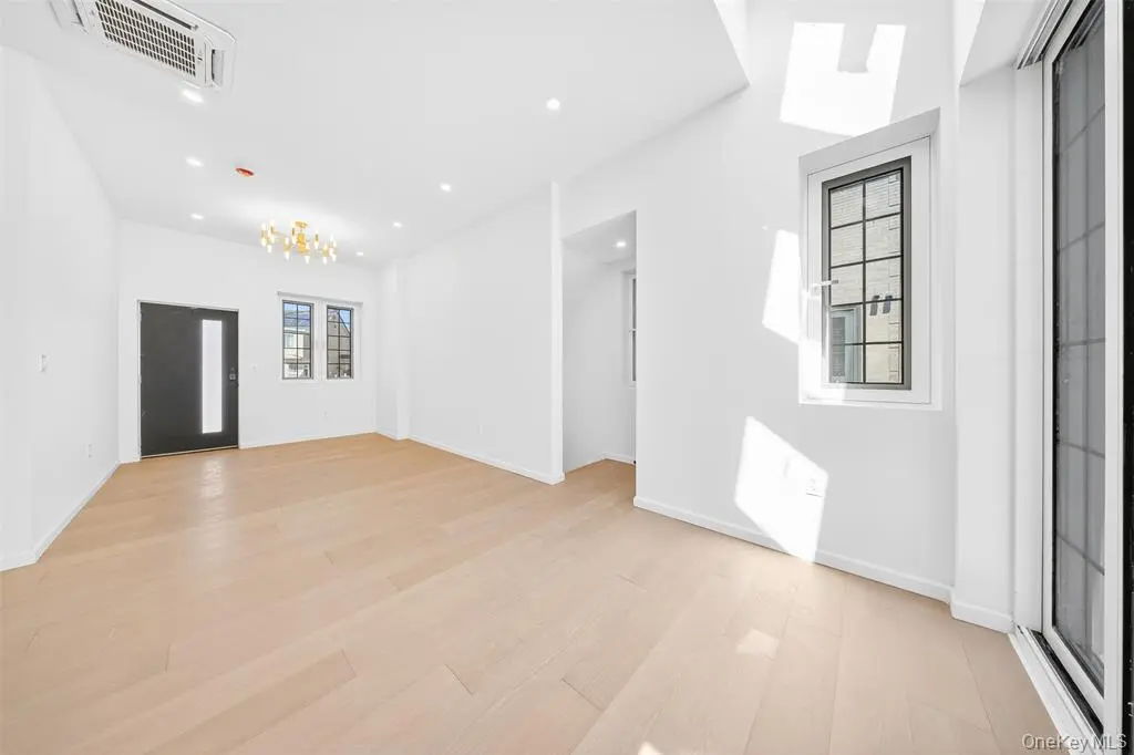 MLS#978512 Ozone Park 房源照片 9 / listing photo 9