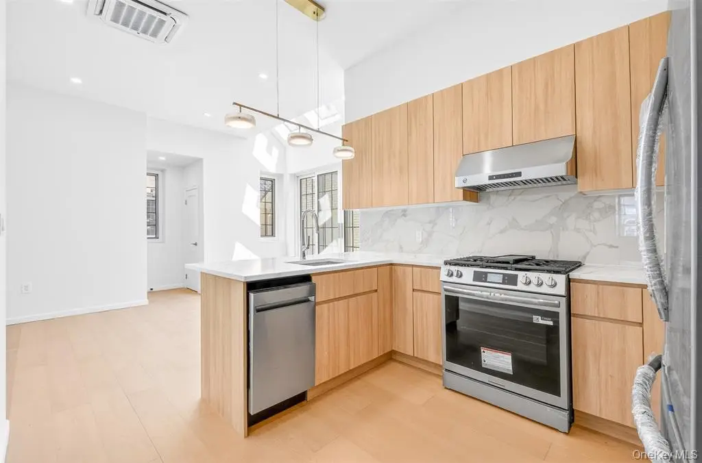 MLS#978512 Ozone Park 房源照片 13 / listing photo 13