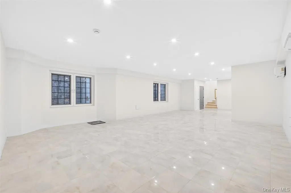 MLS#978512 Ozone Park 房源照片 43 / listing photo 43