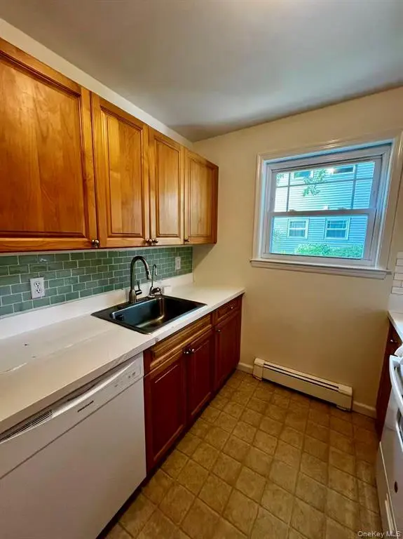 MLS#1021006 Patchogue 房源照片 8 / listing photo 8