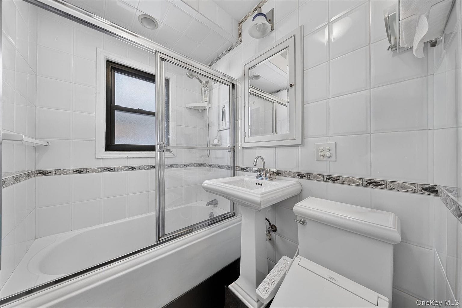 170-19 Pidgeon Meadow Rd|全浴二 170-19 Pidgeon Meadow Rd第二个全浴室。