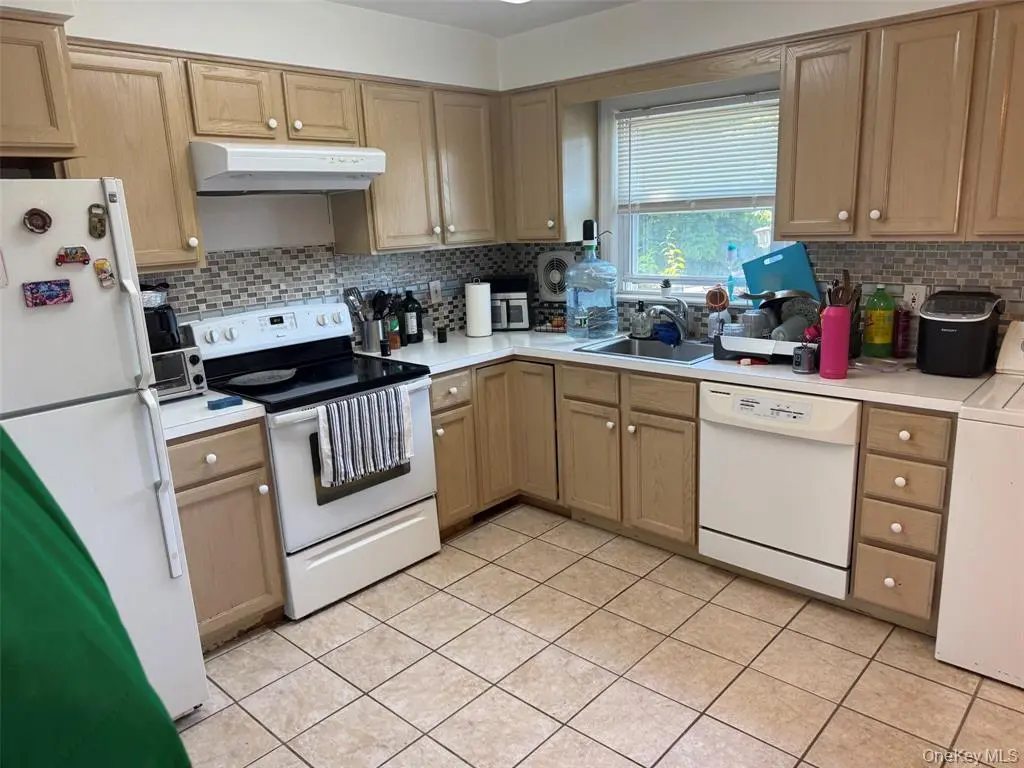 MLS#1008396 Port Chester 房源照片 2 / listing photo 2