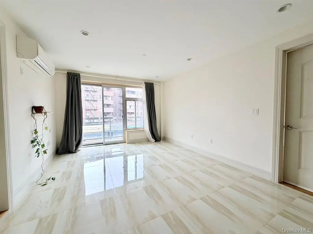 Rego Park MLS#980168 property listing photo 3