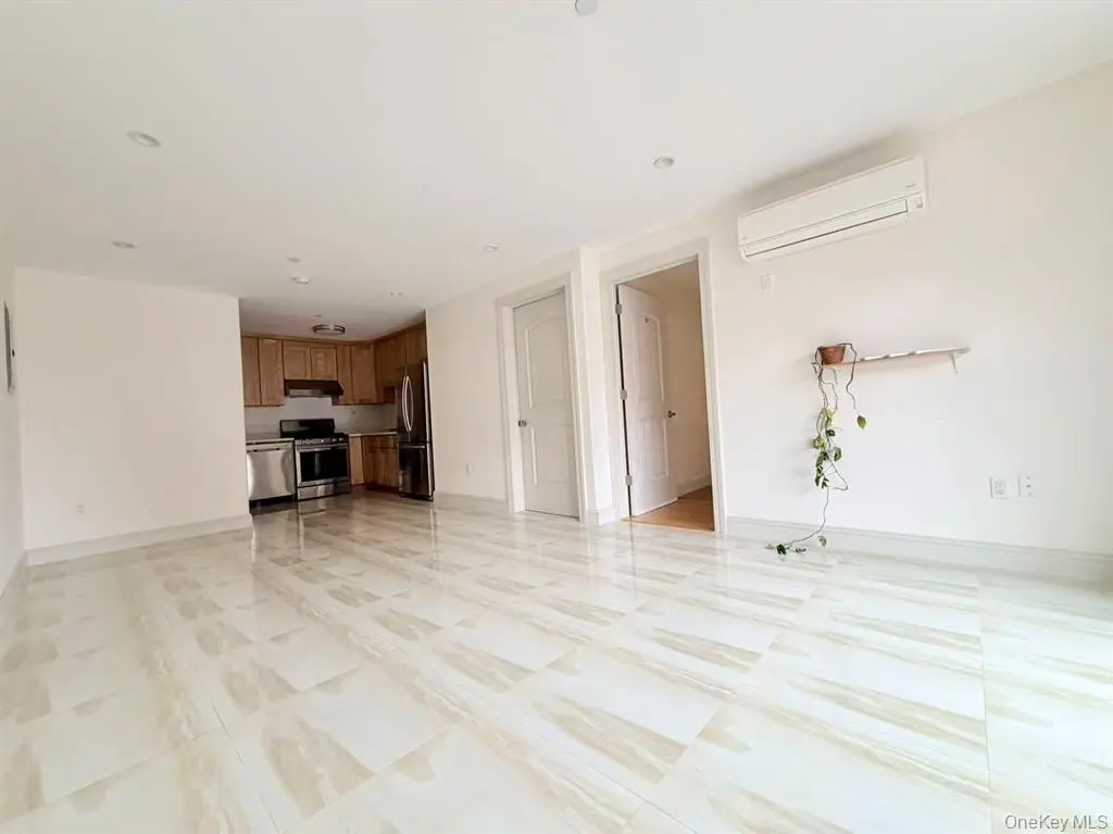 Rego Park MLS#980168 property listing photo 5