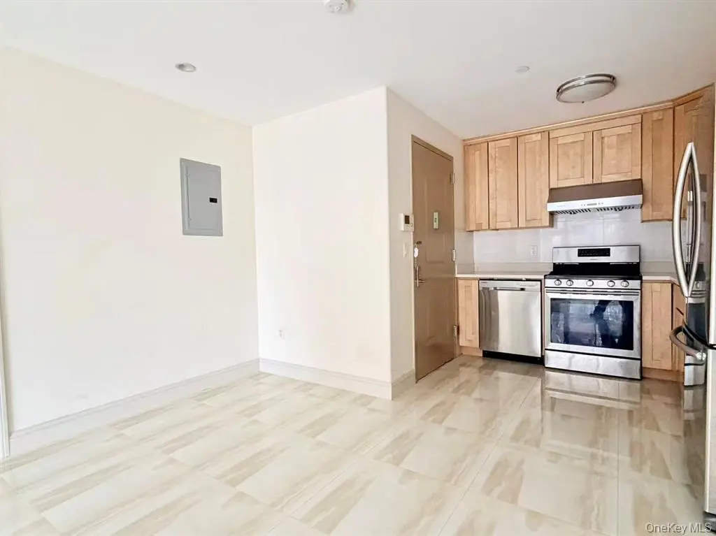 Rego Park MLS#980168 property listing photo 6