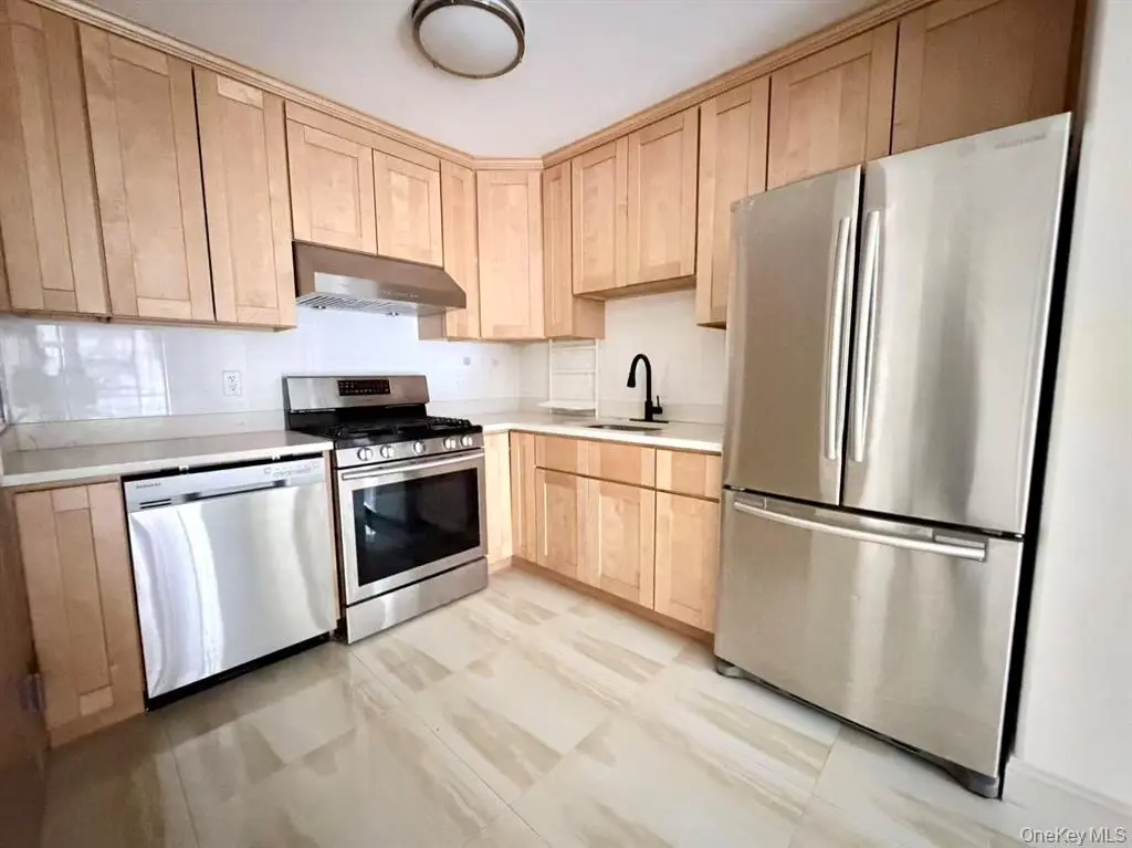 Rego Park MLS#980168 property listing photo 8