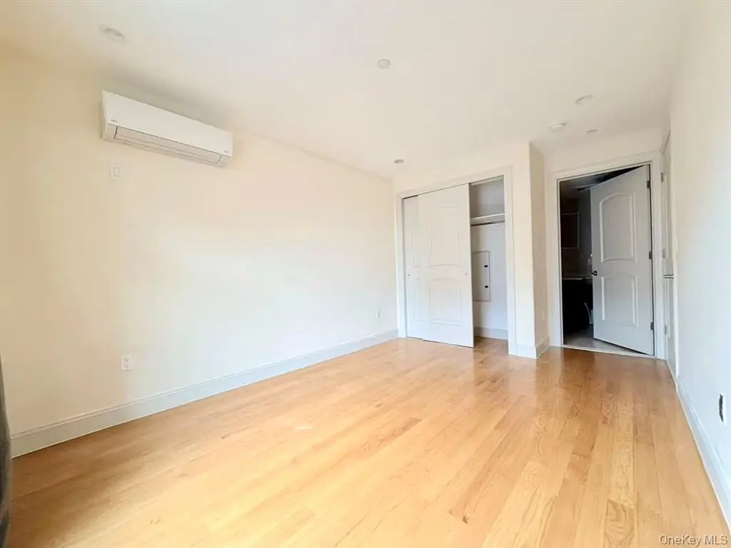 Rego Park MLS#980168 property listing photo 9