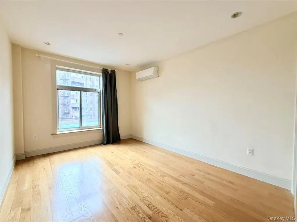 Rego Park MLS#980168 property listing photo 11