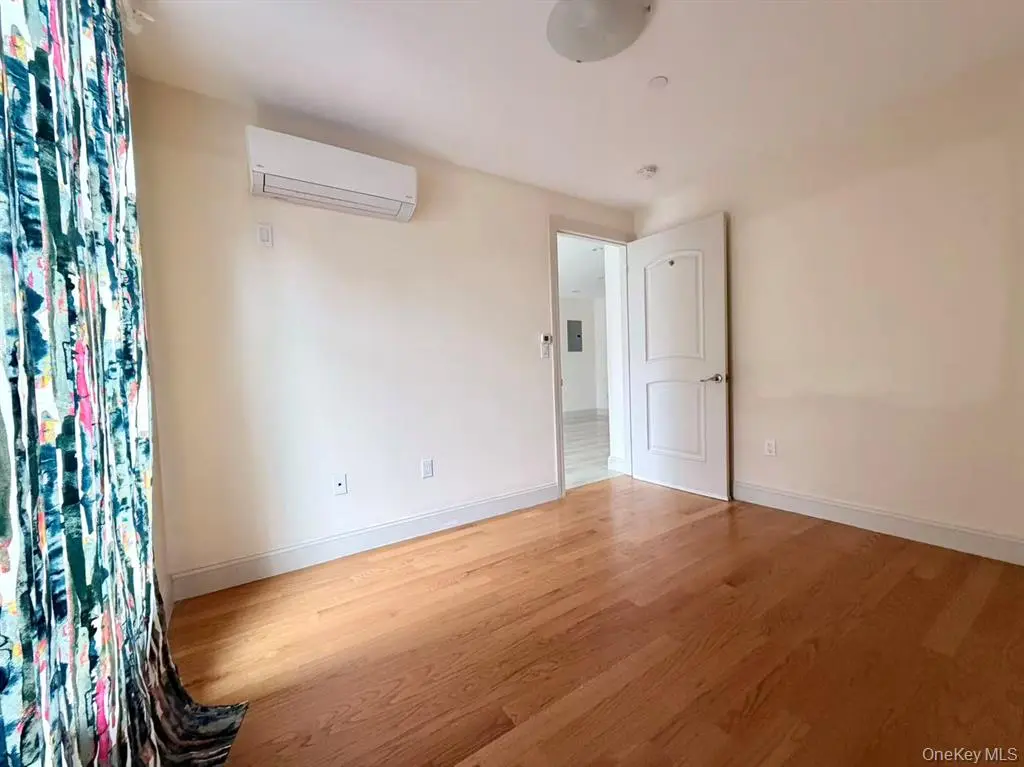 Rego Park MLS#980168 property listing photo 12