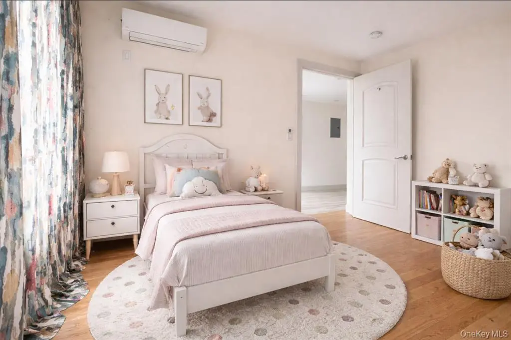 Rego Park MLS#980168 property listing photo 13