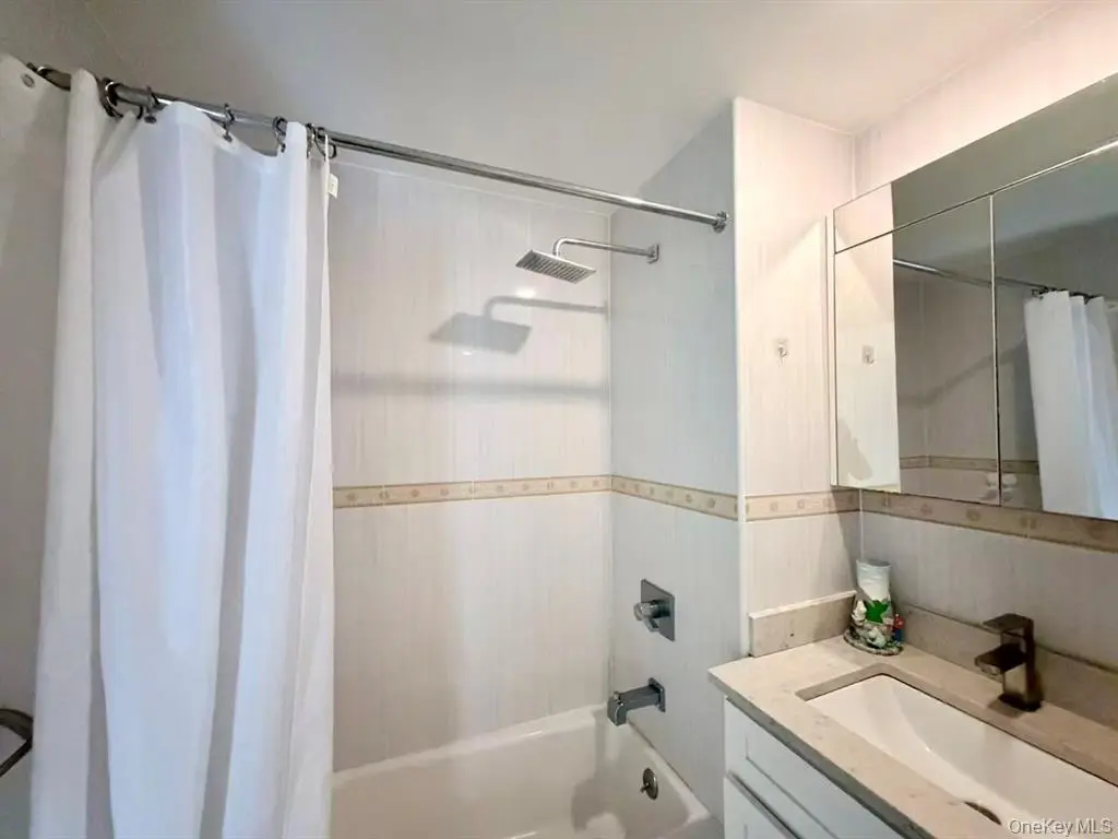 Rego Park MLS#980168 property listing photo 14