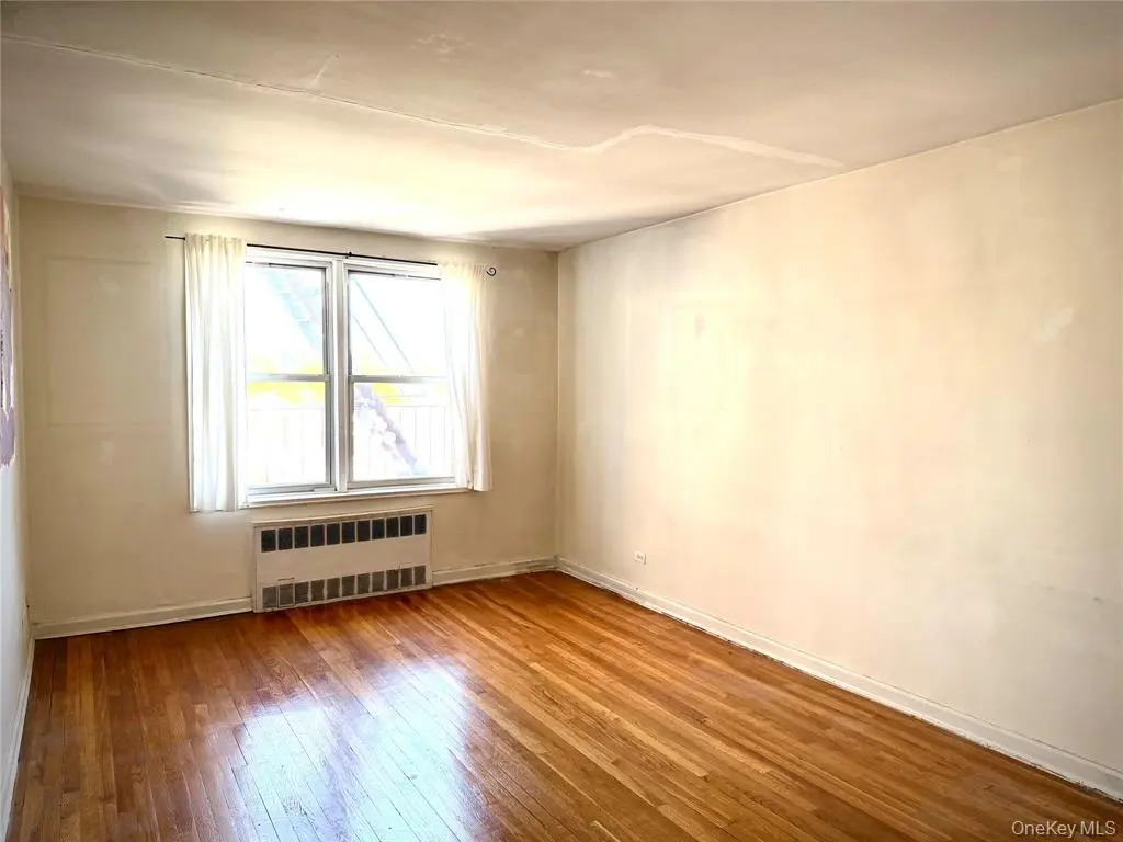 Rego Park MLS#995520 property listing photo 3