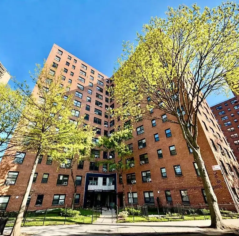 Rego Park MLS#990373 property listing photo 1