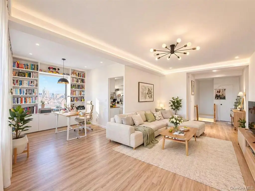 Rego Park MLS#990373 property listing photo 4