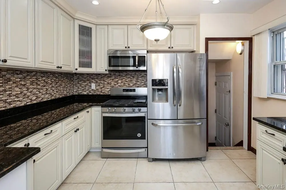 Saint Albans MLS#1022123 property listing photo 5