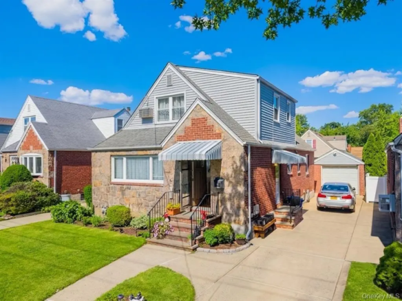 Stewart Manor MLS#1020154 property listing photo 1