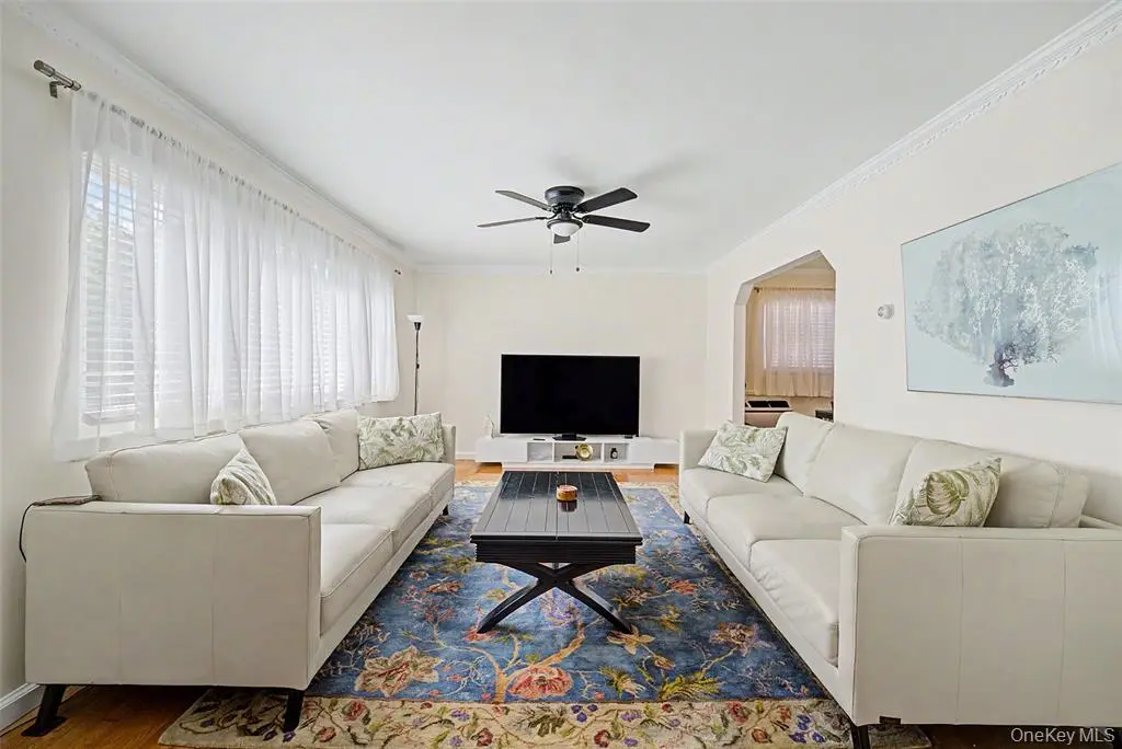 Stewart Manor MLS#1020154 property listing photo 5