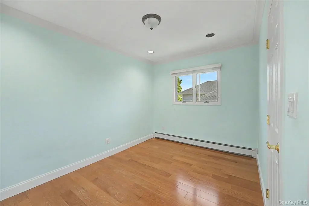 Syosset MLS#1001415 property listing photo 8