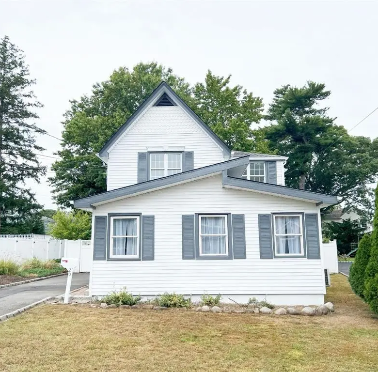 Syosset MLS#1027817 property listing photo 1