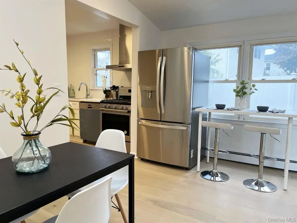 Syosset MLS#1027817 property listing photo 3