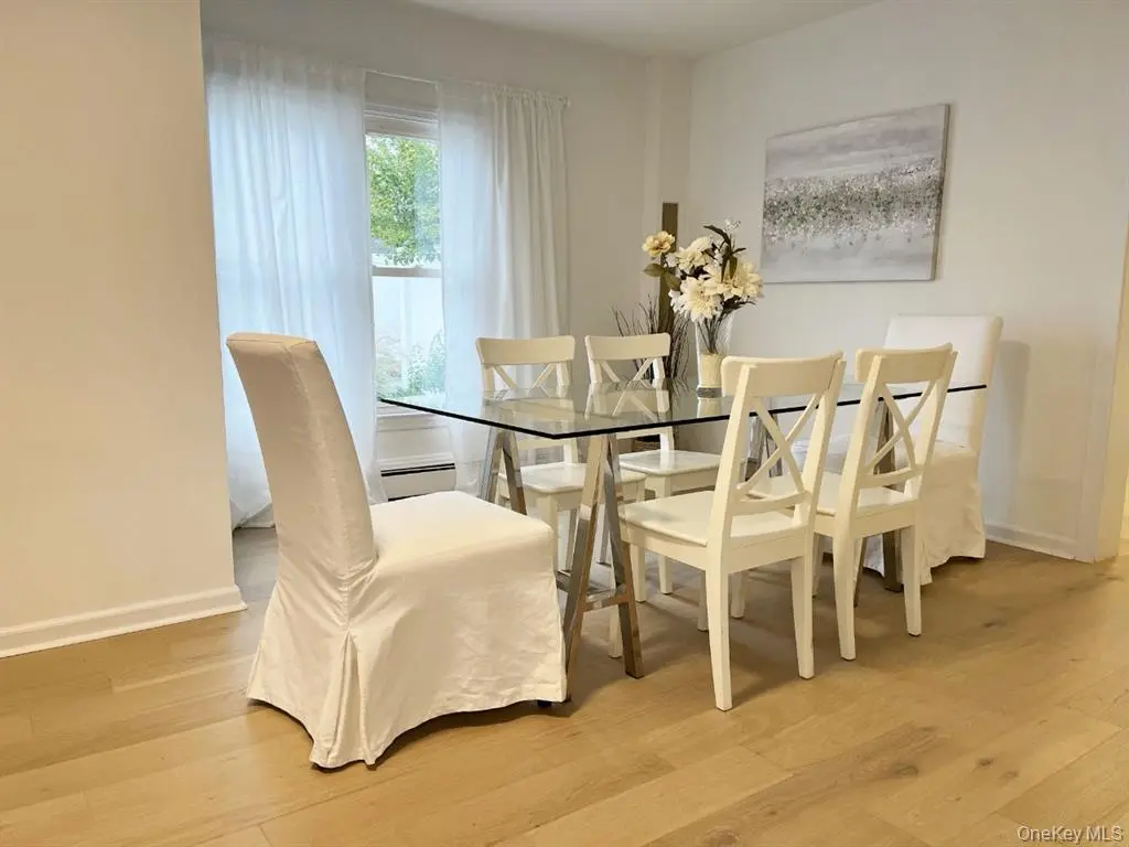 Syosset MLS#1027820 property listing photo 4