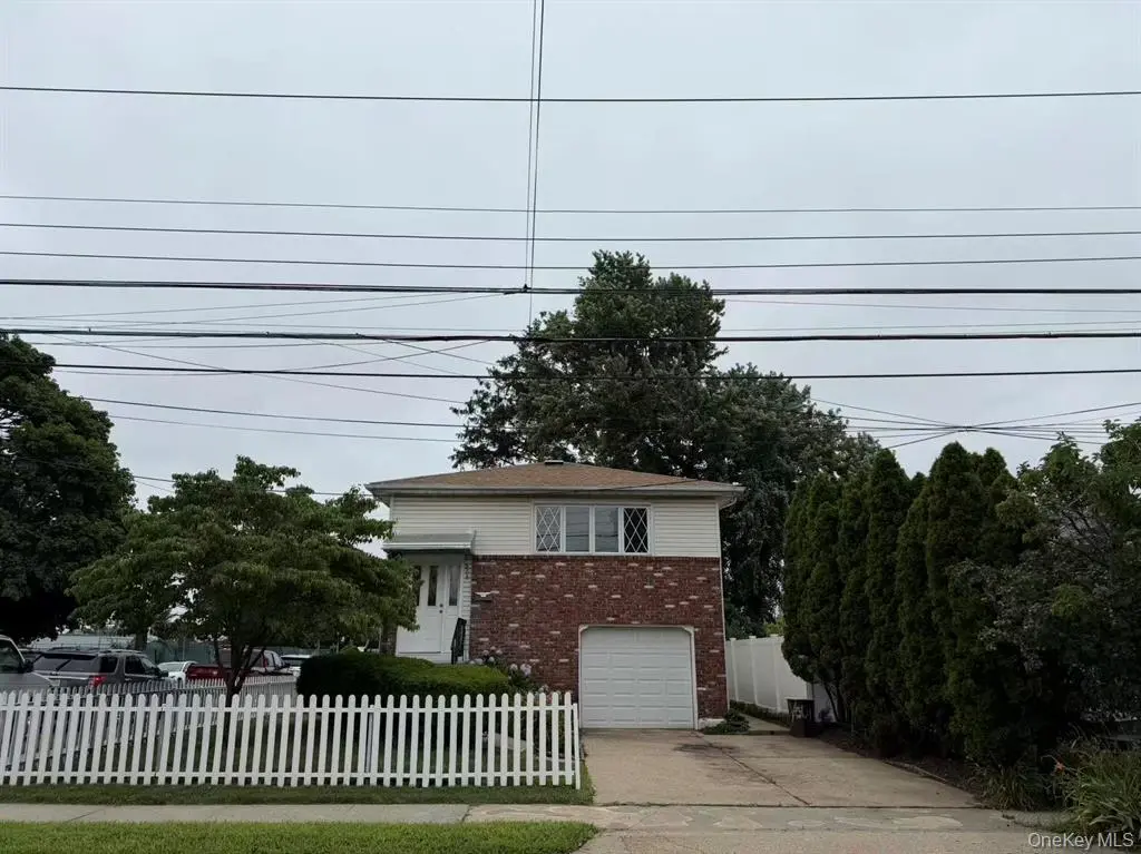 Westbury MLS#1023008 property listing photo 5