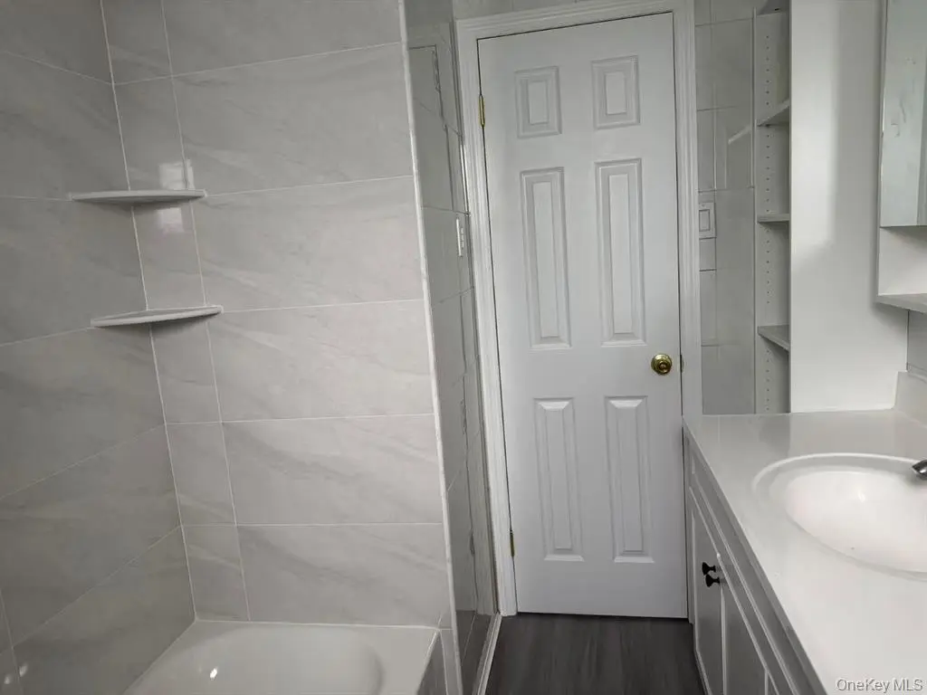 Westbury MLS#1023008 property listing photo 18