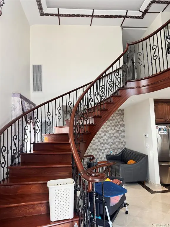 MLS#1033566 Whitestone 房源照片 4 / listing photo 4