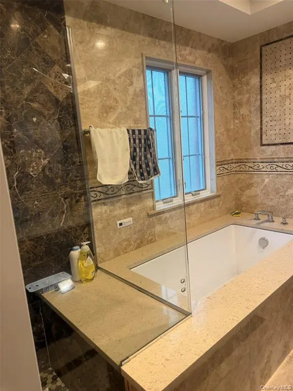 MLS#1033566 Whitestone 房源照片 13 / listing photo 13