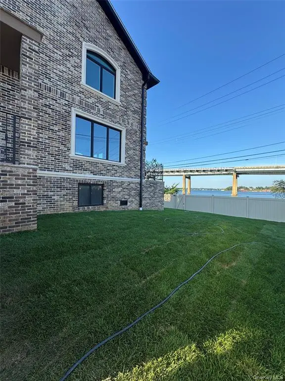 Whitestone MLS#1031891 property listing photo 3