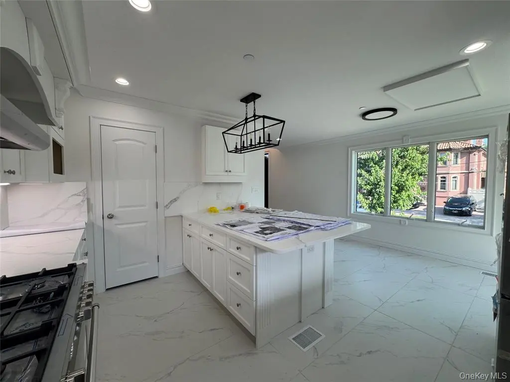 Whitestone MLS#1031891 property listing photo 7
