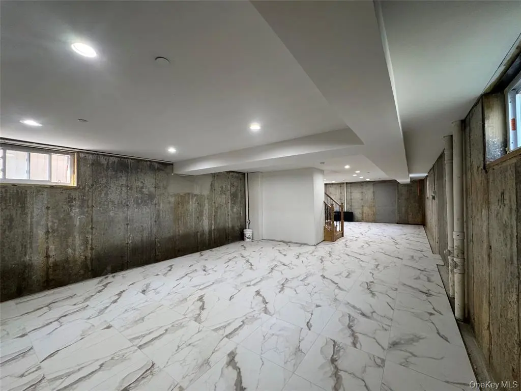 Whitestone MLS#1031891 property listing photo 25