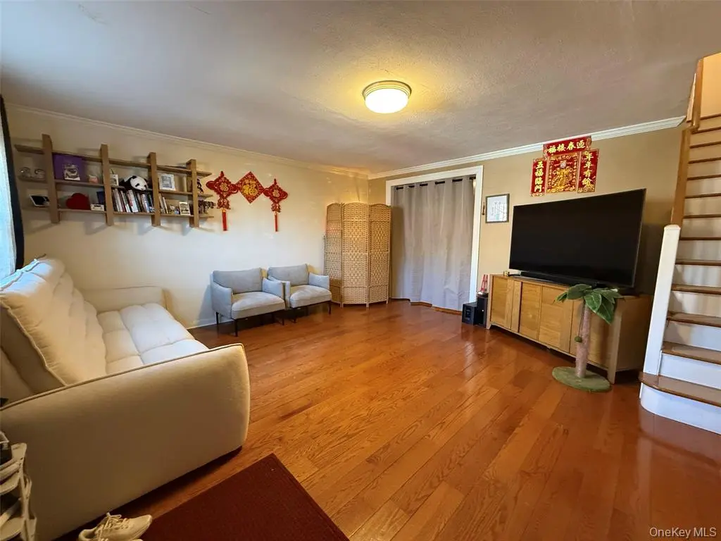 Whitestone MLS#974127 property listing photo 2