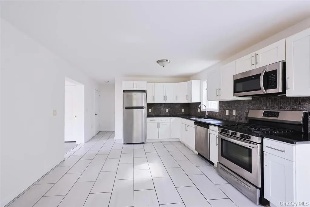 MLS#930603 Yonkers 房源照片 7 / listing photo 7