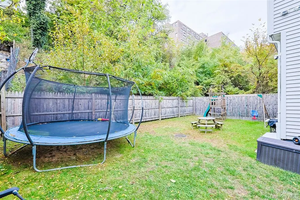 MLS#930603 Yonkers 房源照片 29 / listing photo 29