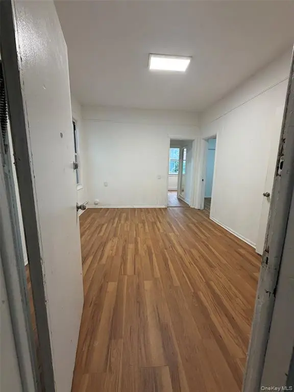 Yonkers MLS#1038313 property listing photo 2